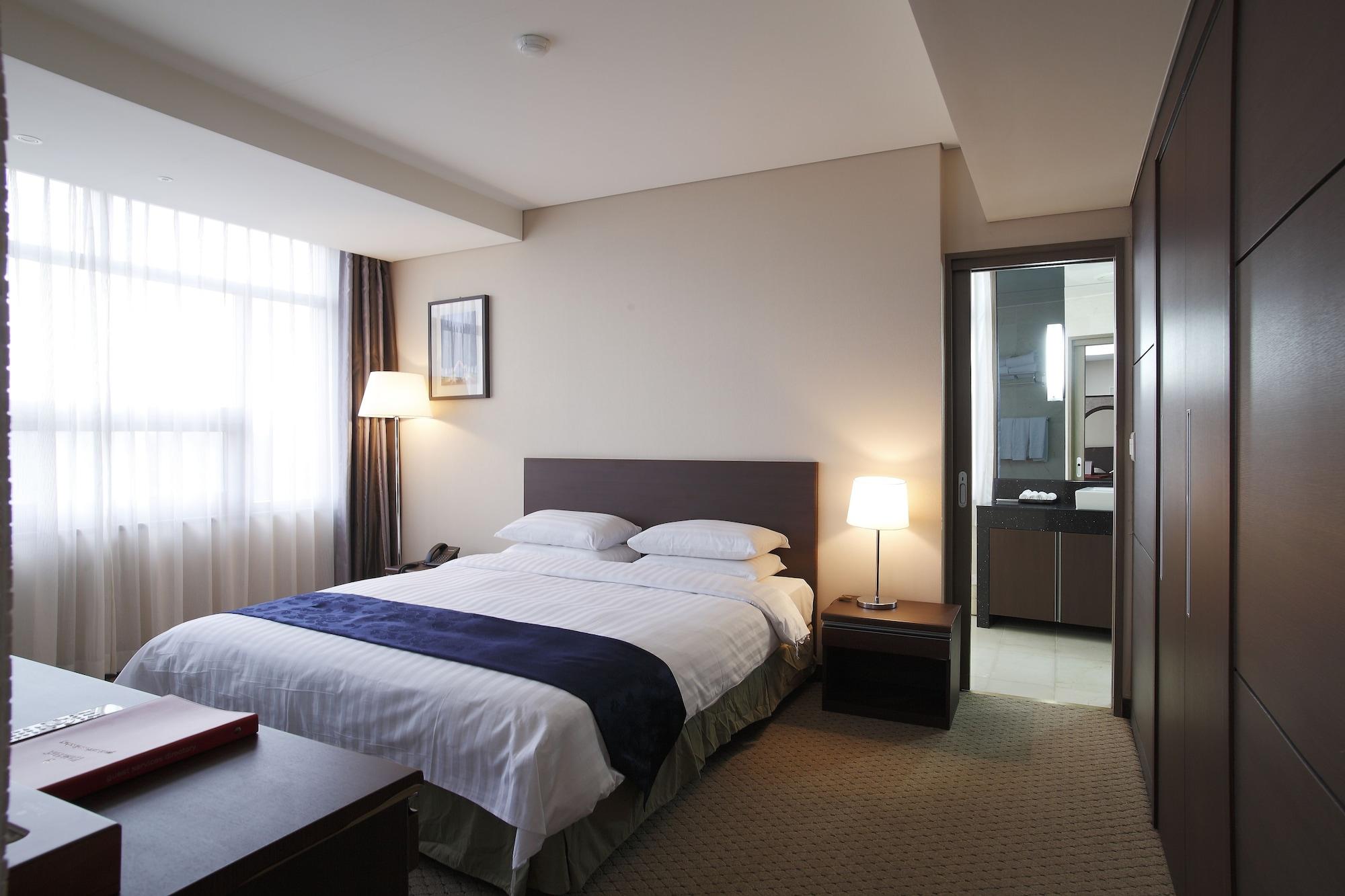 Ramada By Wyndham Dongtan Hotel Hwaseong Exterior photo