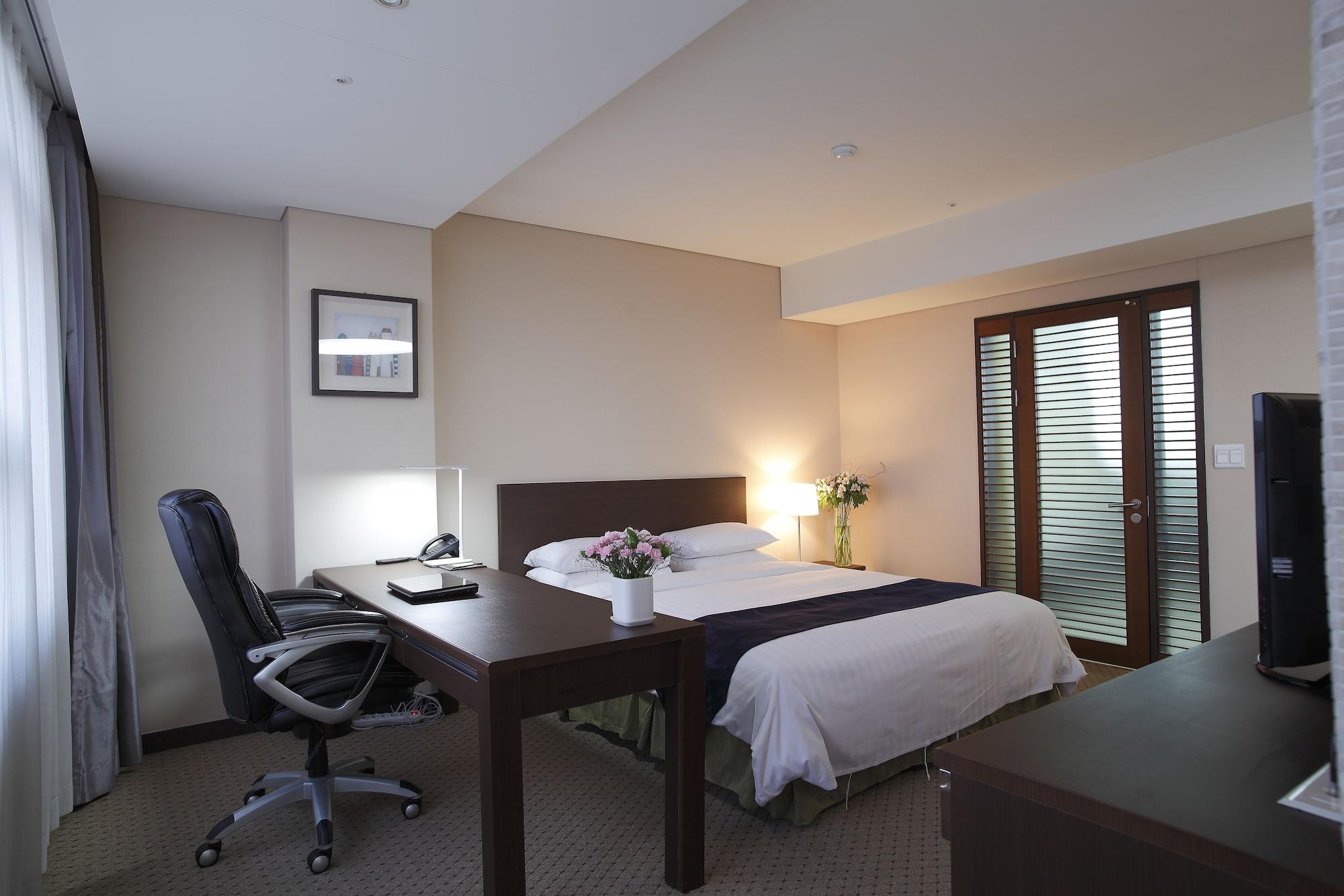 Ramada By Wyndham Dongtan Hotel Hwaseong Exterior photo