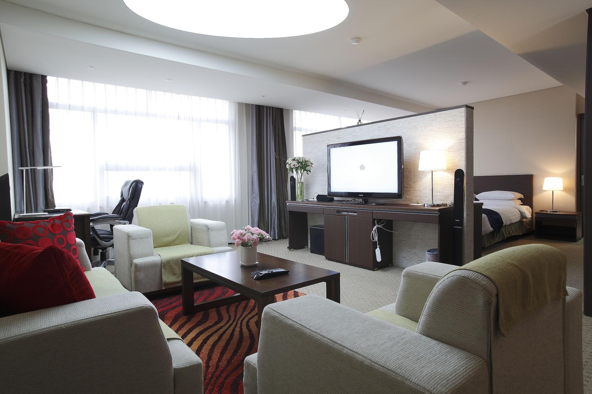 Ramada By Wyndham Dongtan Hotel Hwaseong Exterior photo