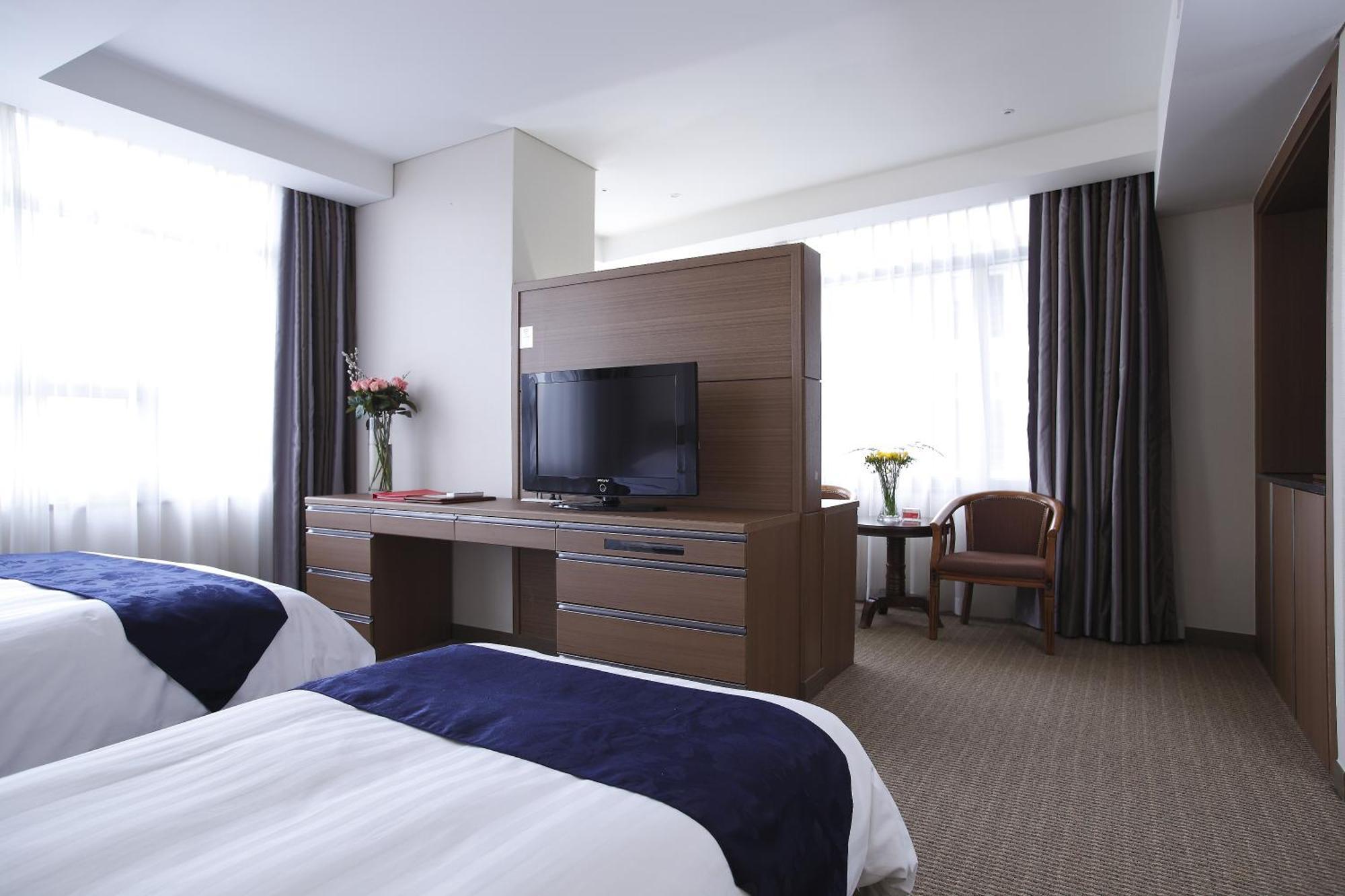 Ramada By Wyndham Dongtan Hotel Hwaseong Exterior photo