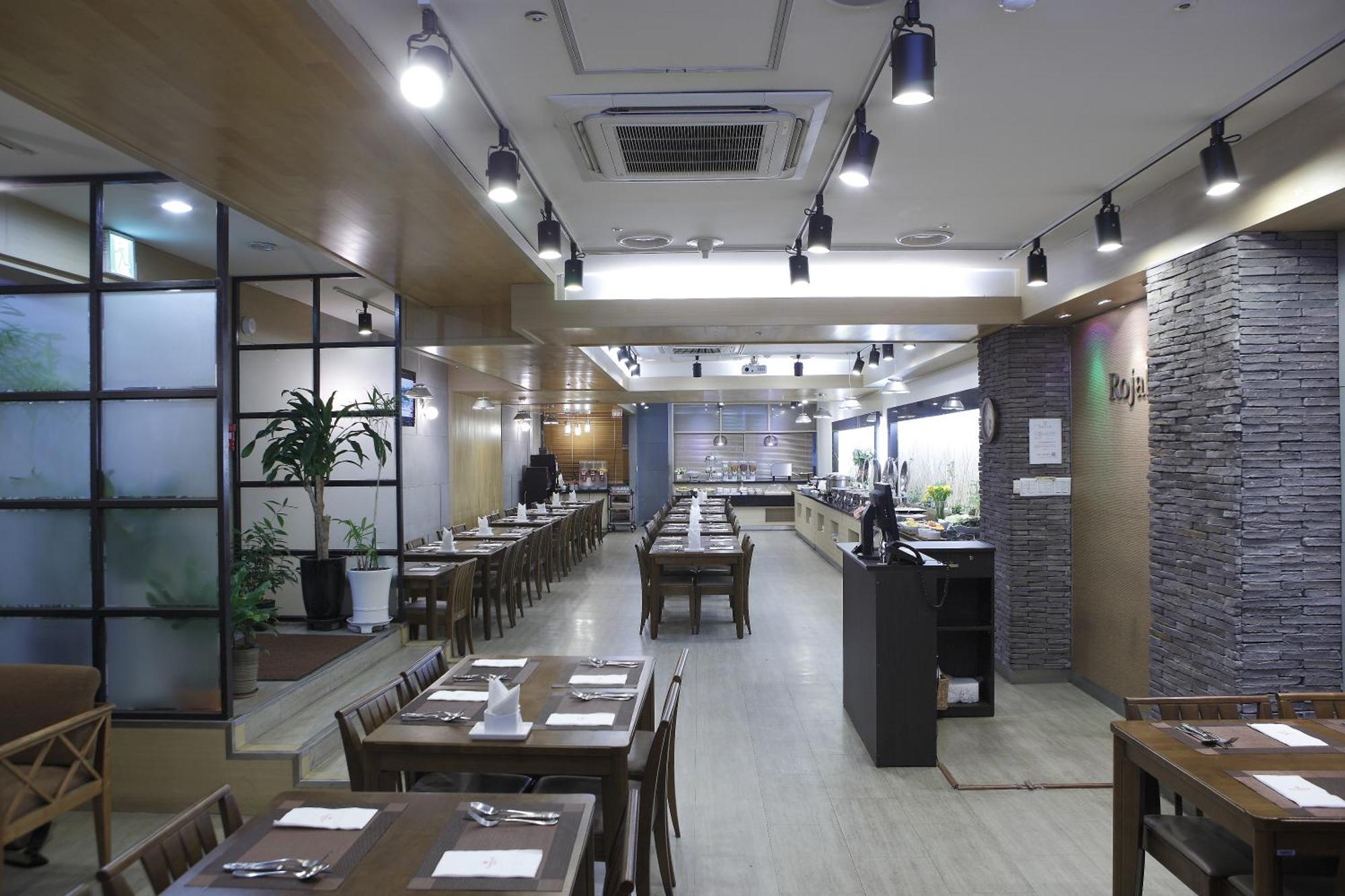 Ramada By Wyndham Dongtan Hotel Hwaseong Exterior photo