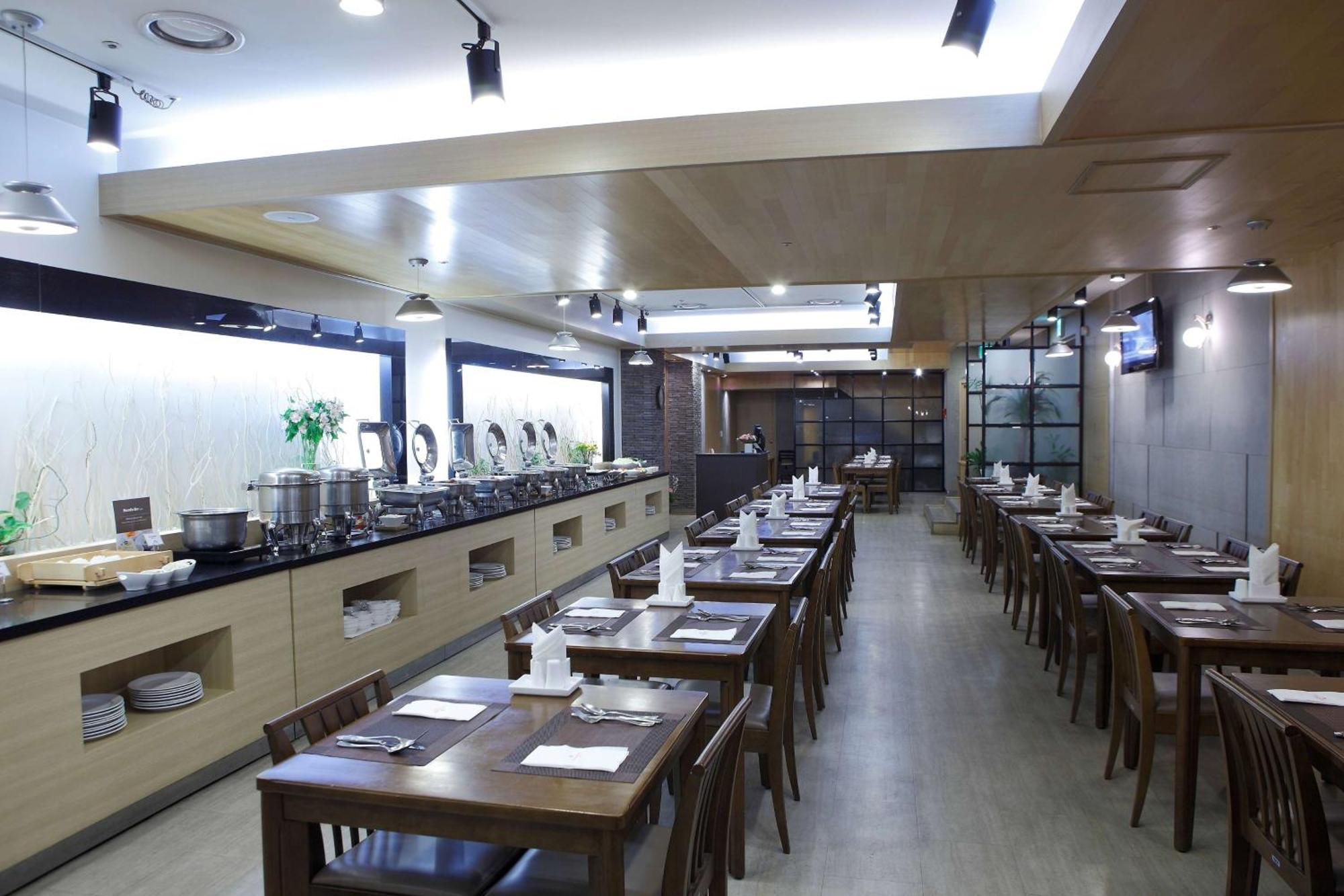 Ramada By Wyndham Dongtan Hotel Hwaseong Exterior photo
