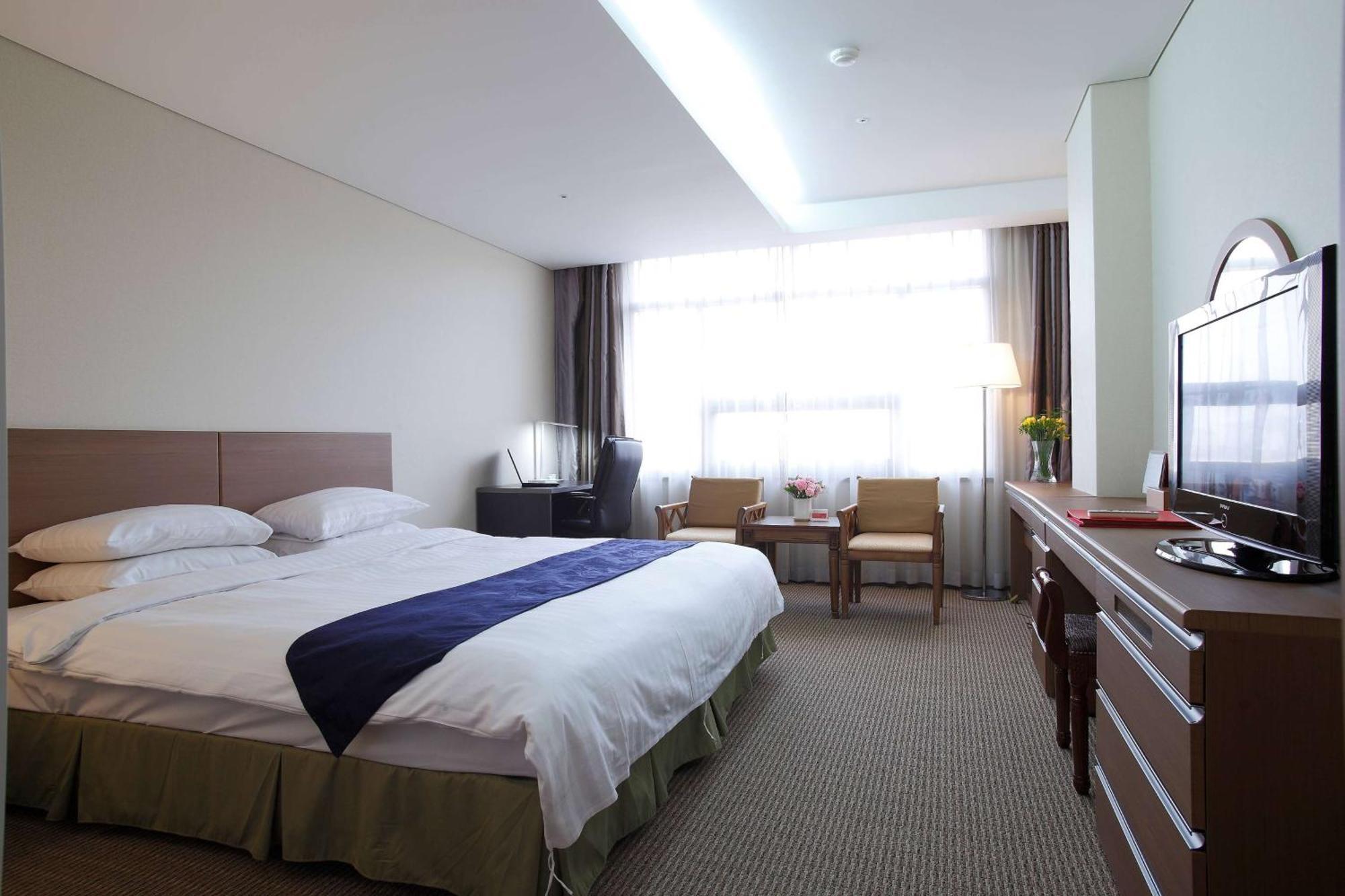 Ramada By Wyndham Dongtan Hotel Hwaseong Exterior photo