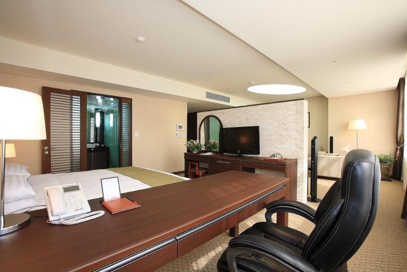 Ramada By Wyndham Dongtan Hotel Hwaseong Exterior photo