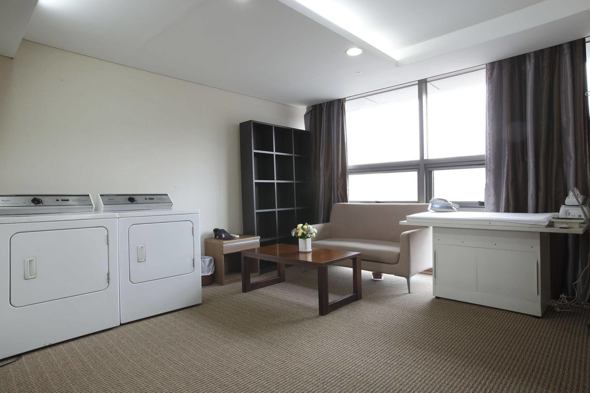 Ramada By Wyndham Dongtan Hotel Hwaseong Exterior photo